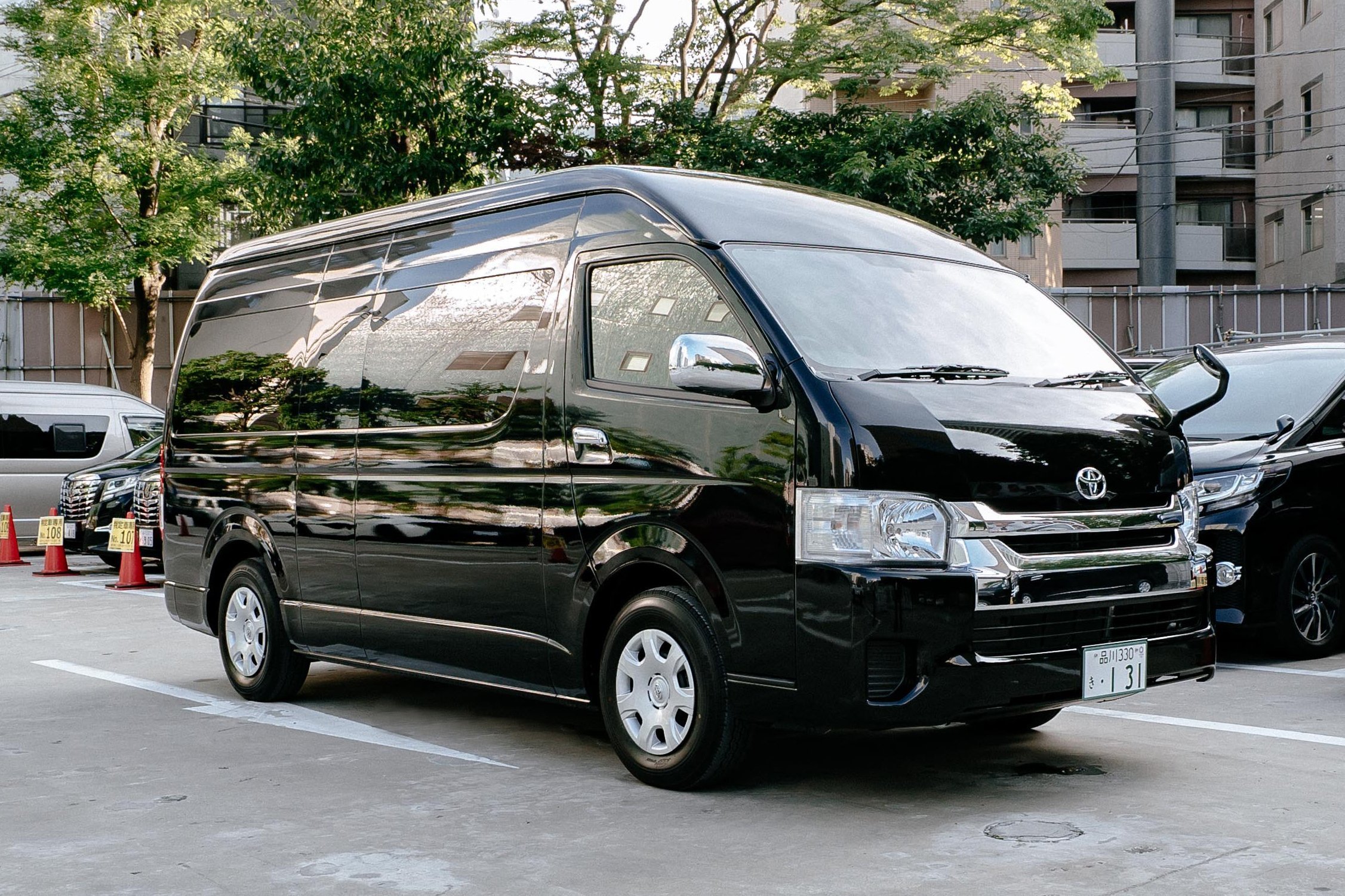 Микроавтобус тойота. Микроавтобус Toyota Hiace. Toyota Hiace trh216. Toyota High Ace. Toyota Hiace 2023.